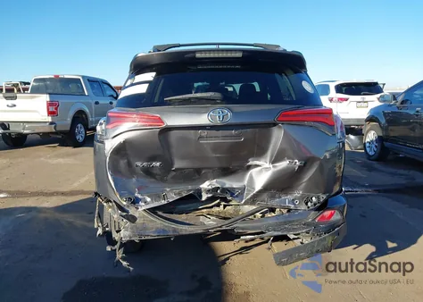 2016 Toyota Rav4 Xle z USA, uszkodzony, nr VIN 2T3WFREV8GW288230